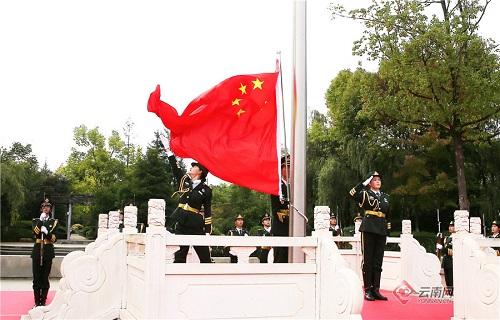 救援淘气的小狗